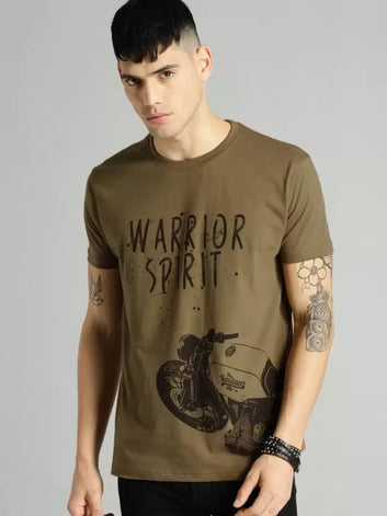 تي شيرت رجالي مطبوع عليه Warrior Spirit بقصّة عادية من Boldbasics 