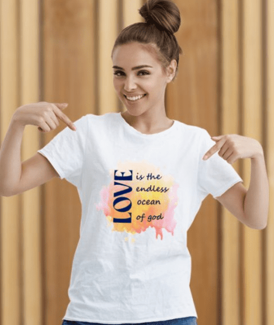 Boldbasics – تي شيرت نسائي بقصّة عادية مطبوع عليه عبارة LOVE Rainbow color